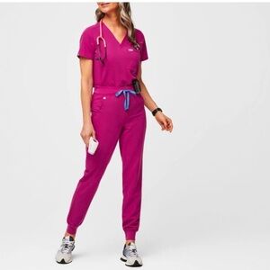 Women's figs scrub set